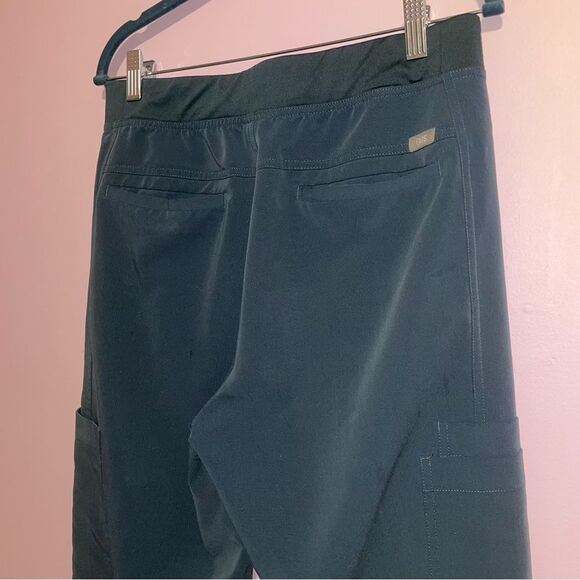 Figs Mens Scrub Set Navy Leon 3 Pocket Top Axim Cargo Pants Size M - Picture 13 of 15